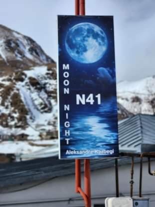 Hotel Moon Night Stepancminda Zewnętrze zdjęcie