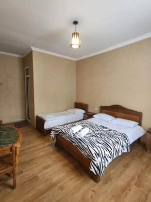 Hotel Moon Night Stepancminda Zewnętrze zdjęcie