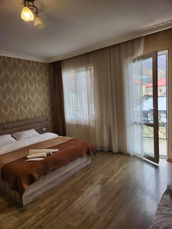Hotel Moon Night Stepancminda Zewnętrze zdjęcie